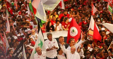 Imagem ilustrativa da imagem Lula anuncia carreata em Feira de Santana; saiba mais informações