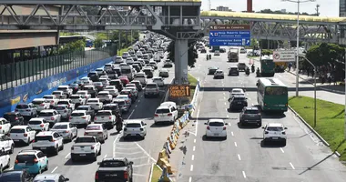 Imagem ilustrativa da imagem Motoristas podem evitar engarrafamentos em Salvador com novidade