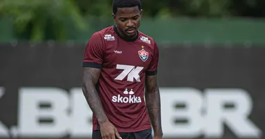 Imagem ilustrativa da imagem Cacá fora? Presença do zagueiro contra o Corinthians é incerta