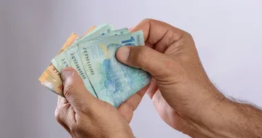 Imagem ilustrativa da imagem Salário médio de Salvador da pra viver? Veja quanto sobra após gastos