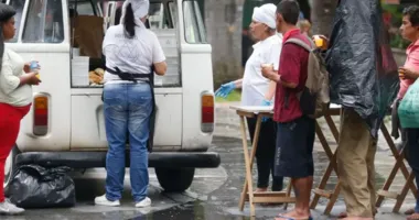 Imagem ilustrativa da imagem Vereadora propõe café da manhã grátis para pessoas em situação de rua