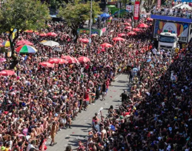 Pipocas de Ivete, Leó, Baiana System e mais marcam fim da folia