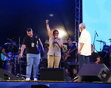 Artistas estiveram no palco do Pelourinho