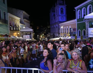 Largo do Pelourinho celebrou os 110 anos do samba