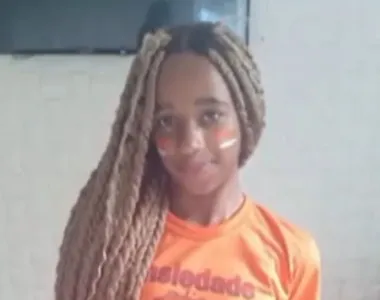 Jovem foi encontrada em área de mata no bairro de Cassange