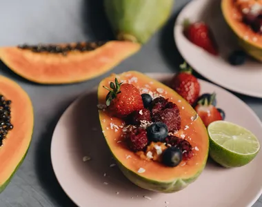 Frutas da estação podem ajudar muito a cuidar da pele!