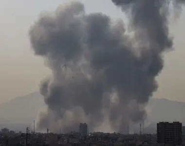 Mísseis atingiram áreas próximas ao palácio presidencial