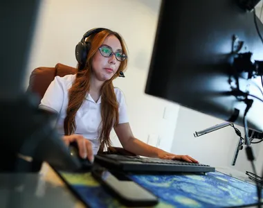 Ananda Freitas é analista de dados e trabalha remotamente há quase quatro anos