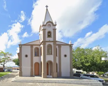 Briga em frente Paróquia Nossa Senhora do Resgate das Umburanas termina com tentativa de homicídio