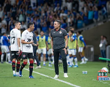 Vitória enfrenta a Chapecoense fora de casa