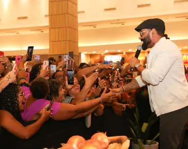 Pablo interagiu com fãs