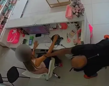 Suspeito apontou arma para o rosto da ex