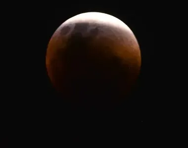 Eclipse lunar total