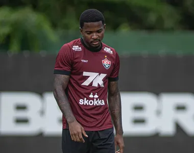 Cacá pode ser desfalque contra o Corinthians