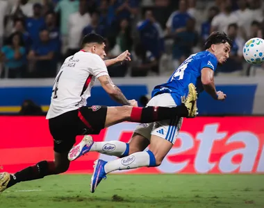 Cruzeiro e Vitória se enfrentaram no Mineirão