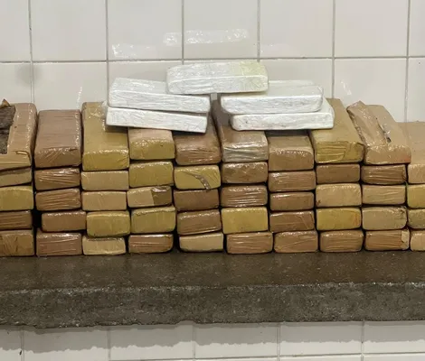 Imagem ilustrativa da imagem Operação Carnaval: PM desarma folia de traficantes de armas e drogas