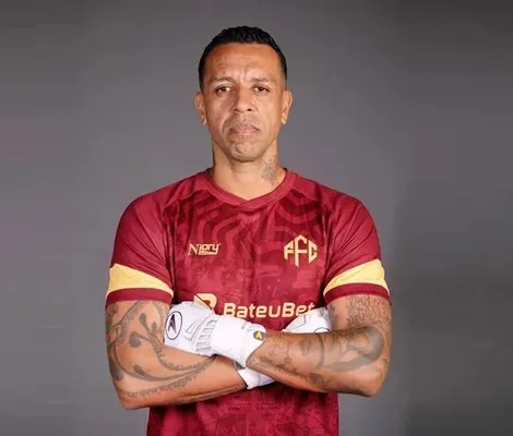 Imagem ilustrativa da imagem Tem goleiro! Feira FC anuncia Sidão, ex-Vasco e São Paulo, para 2026