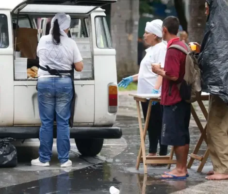 Imagem ilustrativa da imagem Vereadora propõe café da manhã grátis para pessoas em situação de rua
