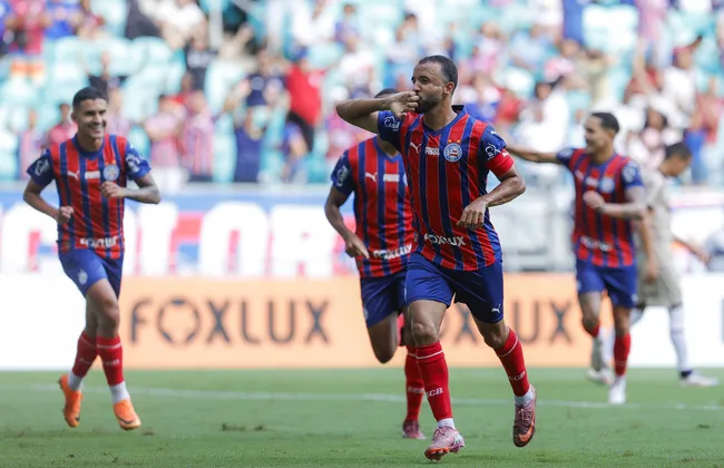 Imagem ilustrativa da imagem Em clima de carnaval, Bahia relaxa e cede empate ao Jacuipense