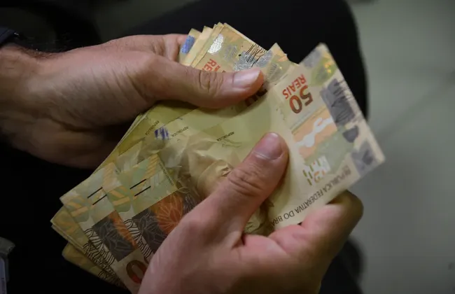 Imagem ilustrativa da imagem Trabalhadores terceirizados podem ganhar auxílio de R$ 520 por filho