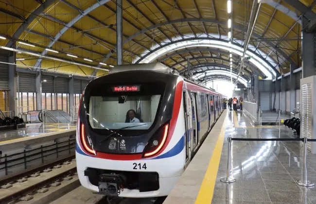 Imagem ilustrativa da imagem Homem agride idosa no metrô de Salvador após briga por lugar