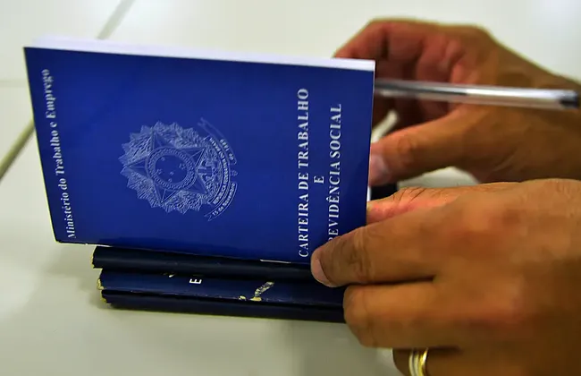 Imagem ilustrativa da imagem Lula sanciona lei que garante folgas para trabalhadores fazerem exames