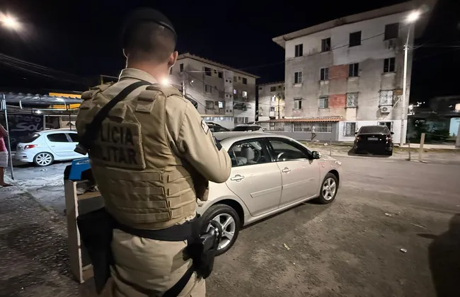 Imagem ilustrativa da imagem Paredões caem na mão da PM durante festa em bairros de Salvador