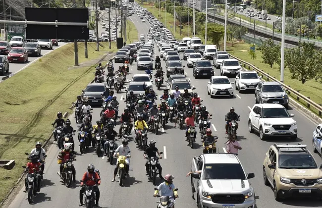 Imagem ilustrativa da imagem Perrengues transformam luta pelo sustento dos trabalhadores por app