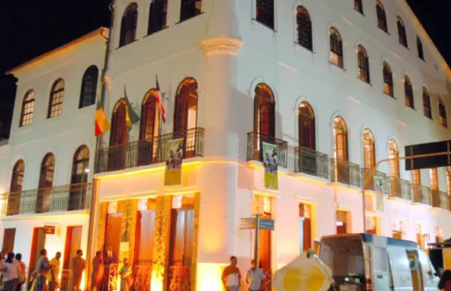 Imagem ilustrativa da imagem Vídeo: caminhão perde o controle e atinge museu e igreja no Pelourinho