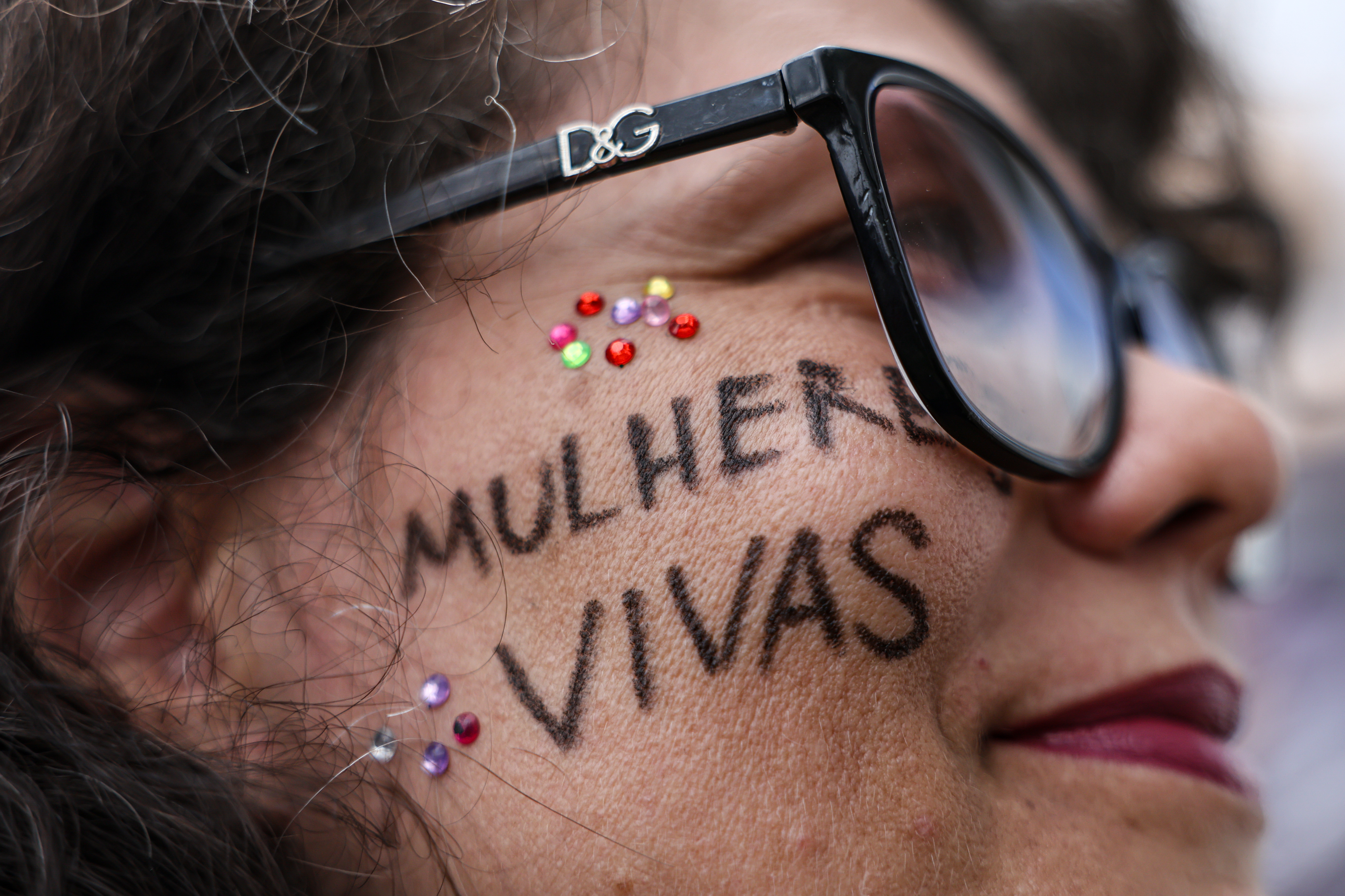 Bahia abre vagas na comunicação com salários de quase R$ 4 mil
