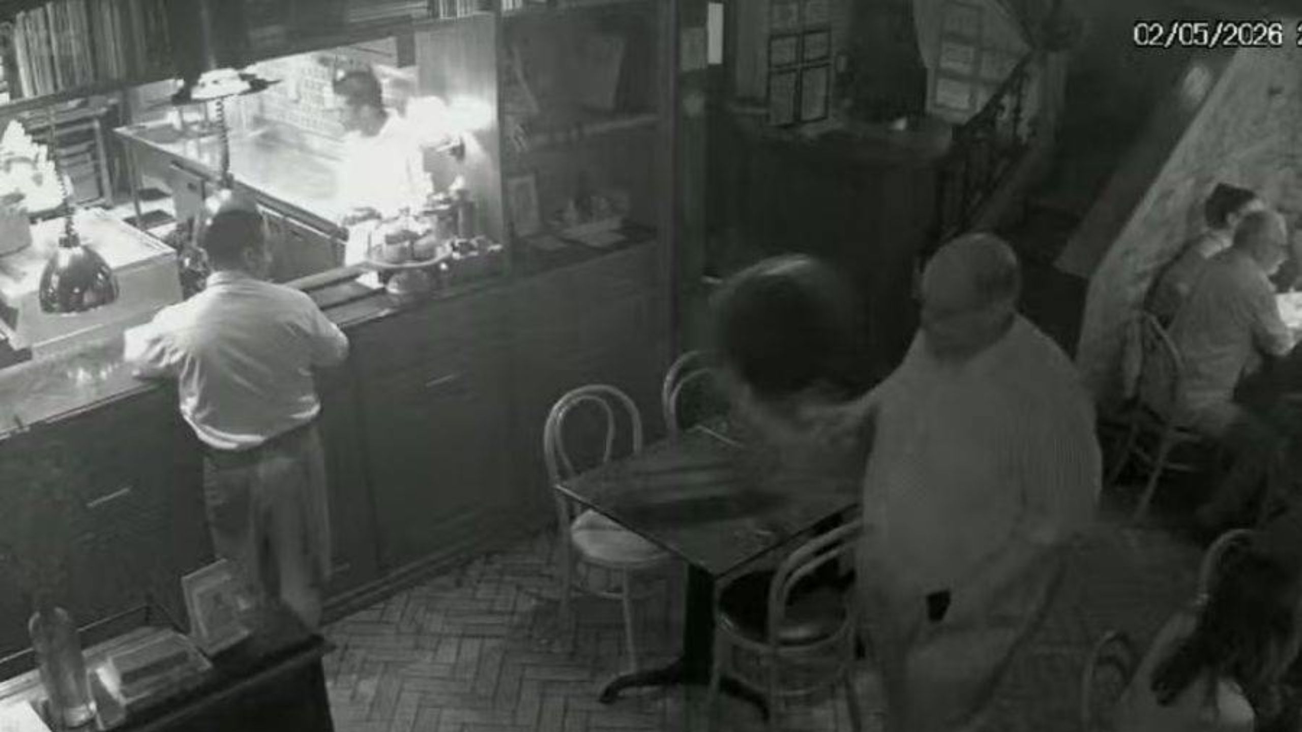 Luísa Sonza aparece nua em novo clipe; assista