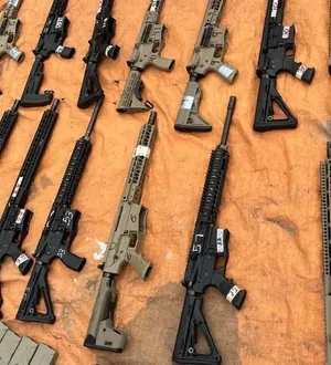 Imagem ilustrativa da imagem Armas apreendidas de facções podem ser usadas pela polícia baiana