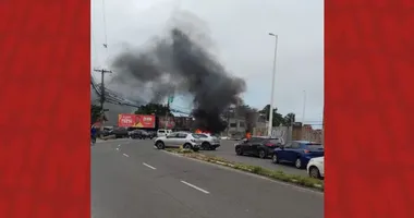 Imagem ilustrativa da imagem Após morte de homem, ônibus é apedrejado em protesto na Boca do Rio