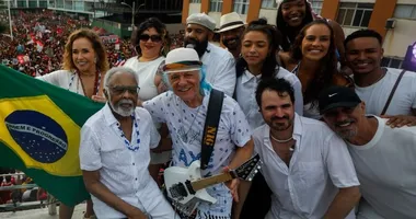 Imagem ilustrativa da imagem Em Salvador, famosos exaltam Ato pela Democracia na Barra