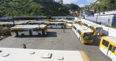 Imagem ilustrativa da imagem PT denuncia atraso dos ônibus e pede multa de R$ 1 milhão por hora