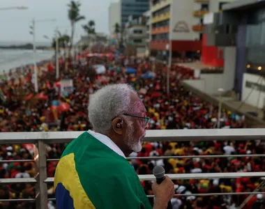 Cantor Gilberto Gil no Ato pela Democracia em Salvador