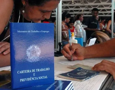 Muitas pessoas precisam dos bicos para complementar renda