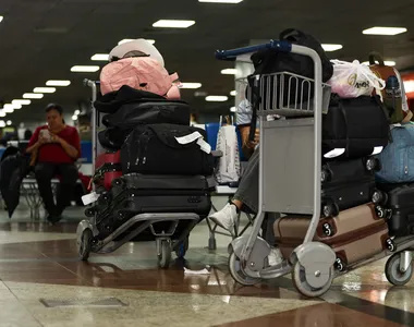 Passageiros aguardam embarque no Aeroporto de Salvador