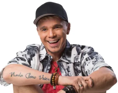 O cantor Netinho morreu após lutar contra um câncer no sistema linfático