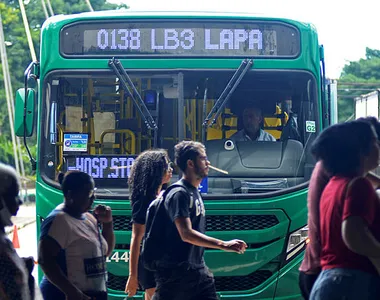 Obras no subsolo levam linhas de ônibus para outro local