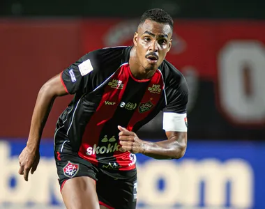 Caíque Gonçalves tem recorde de jogos na carreira esta temporada