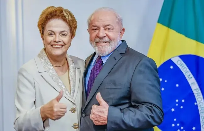Imagem ilustrativa da imagem Governo Lula fixa indenização a Dilma após reeleição; veja o valor