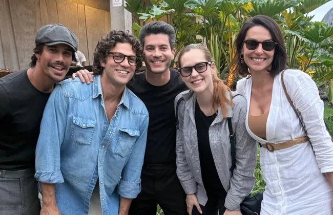Imagem ilustrativa da imagem Rebeldes se reúnem após anos e Arthur Aguiar lamenta: "Quanto tempo perdemos"
