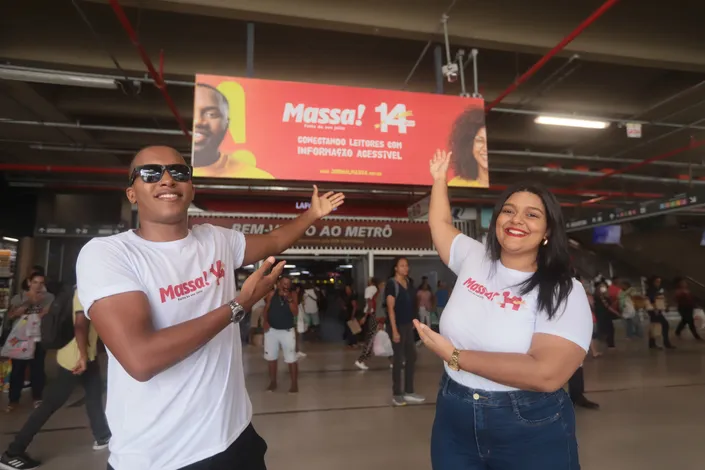 Fotos: galera 'mete dança' para celebrar o niver do MASSA! na Estação da Lapa