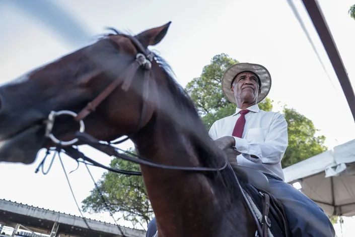 Pastor Isidório ‘joga duro’ e ganha de Secretário Tum no Ranch Sorting