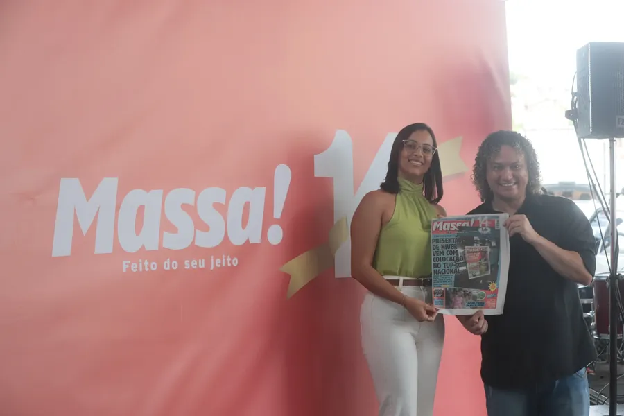 Fotos: galera 'mete dança' para celebrar o niver do MASSA! na Estação da Lapa