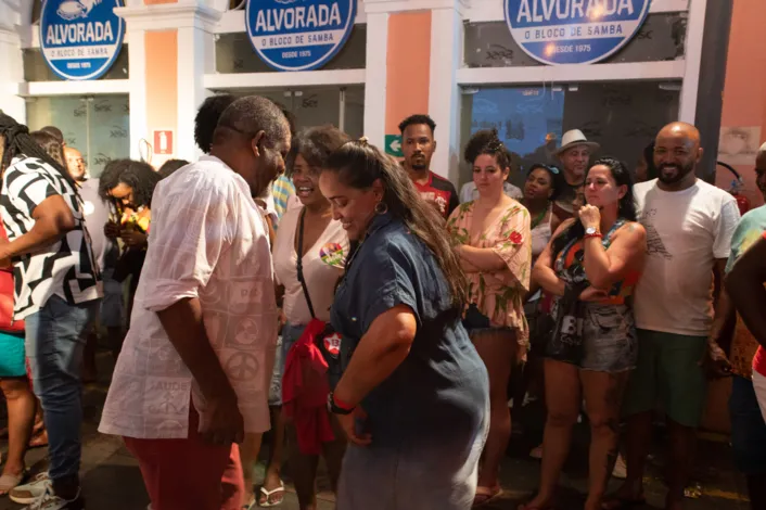 Alvorada faz 48 anos e anuncia Capinan como tema do Carnaval