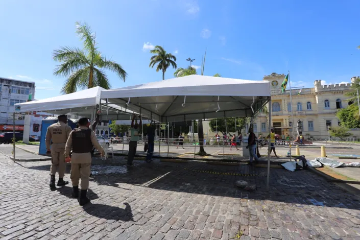 Circo desmontado! Bolsonaristas saem de acampamento em Salvador