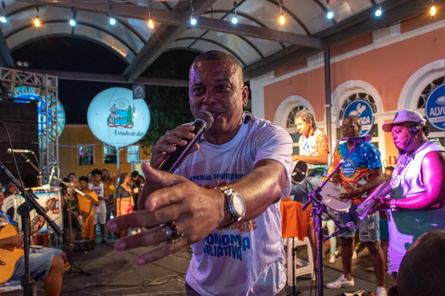 Alvorada faz 48 anos e anuncia Capinan como tema do Carnaval