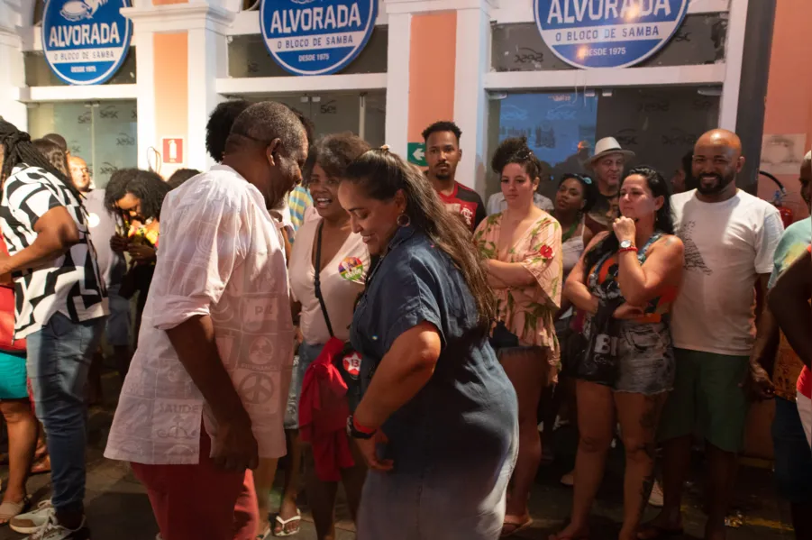 Alvorada faz 48 anos e anuncia Capinan como tema do Carnaval